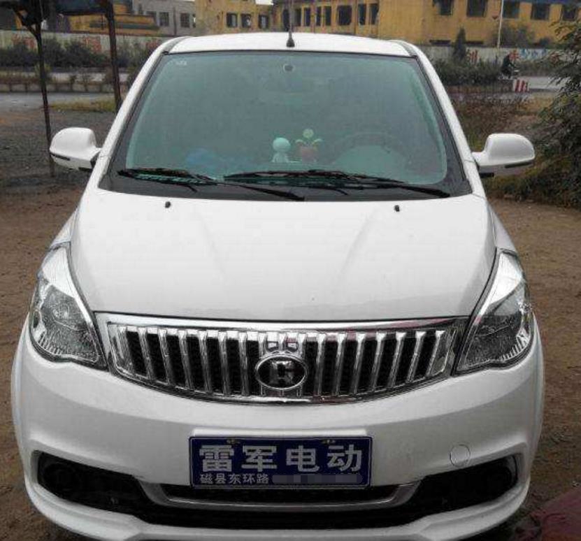 雷軍進軍電動汽車領域 產品圖片與店鋪裝修設計理念解析